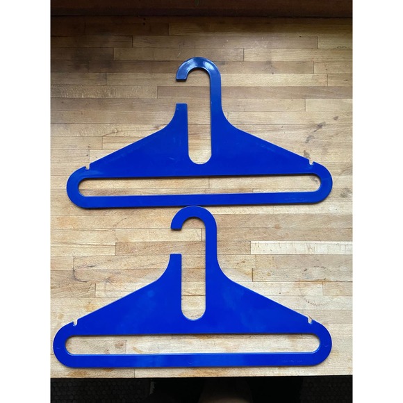 Pair of vintage acrylic/plastic MOD hangers, 70s 80s futuristic - Picture 1 of 2